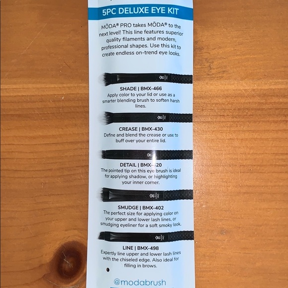 Vegan Eye Makeup Application Brushes - Picture 2 of 4